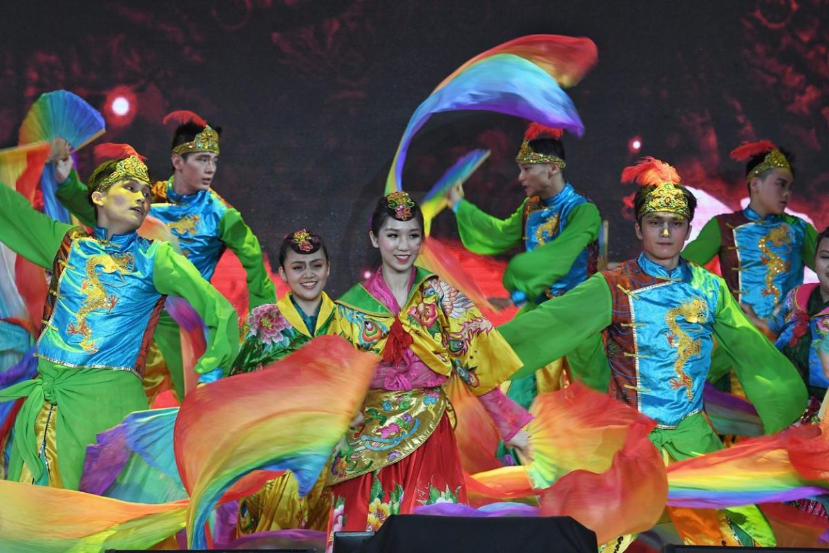 Dance Ensemble Singapore performing in Chinatown for the year of the pig.