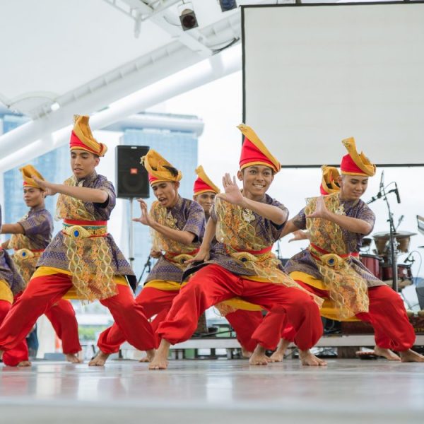 Era Dance Theatre performing Zapin at Esplanade Outdoor Stage